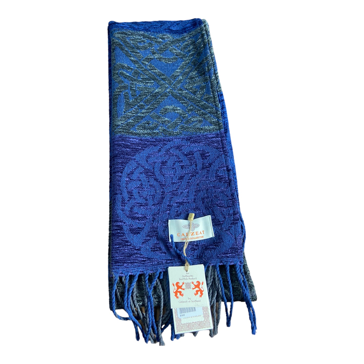 Calzeat of Scotland Celtic Knot Jacquard Scarf