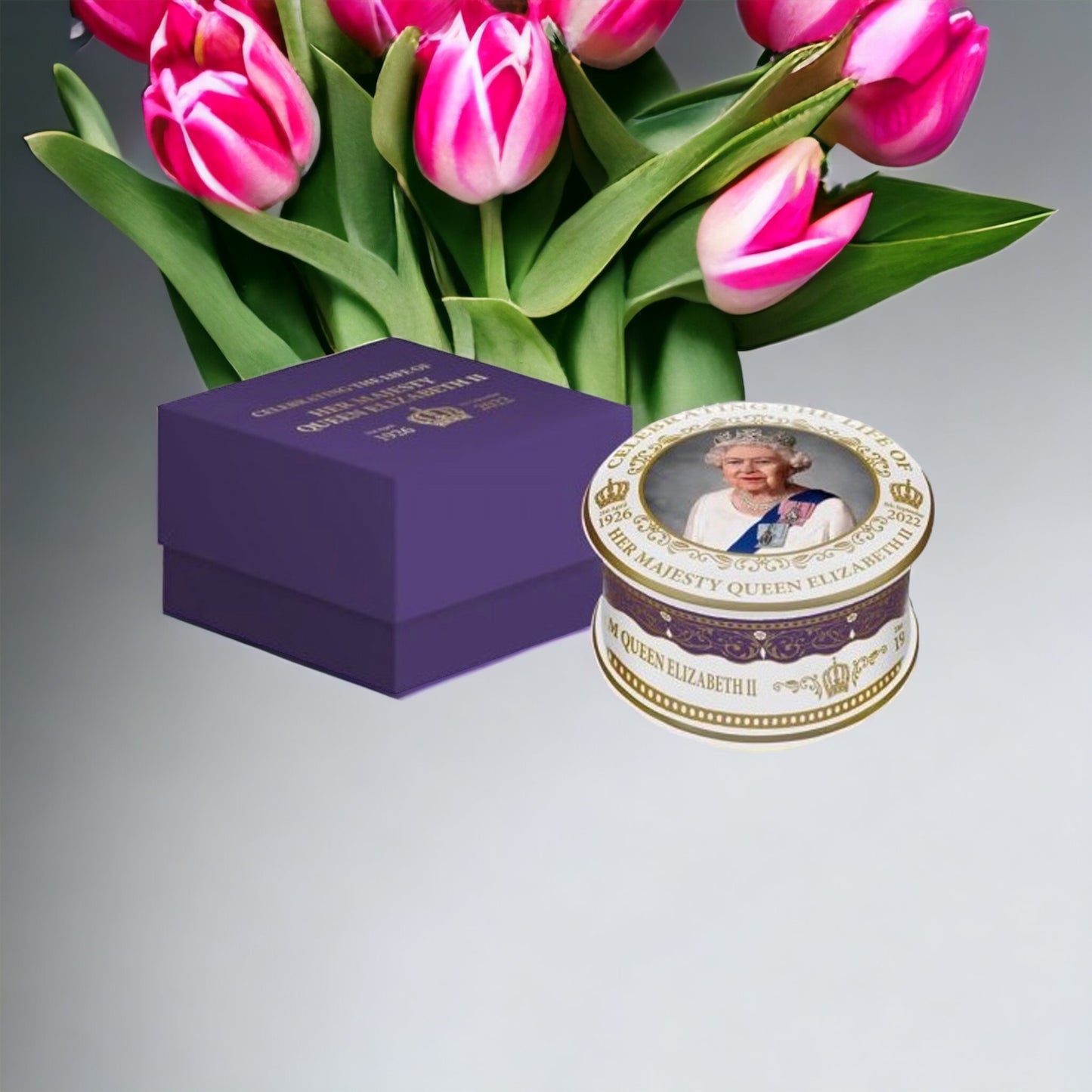 HM Queen Elizabeth 11  Commemorative Memorabilia - Trinket Box