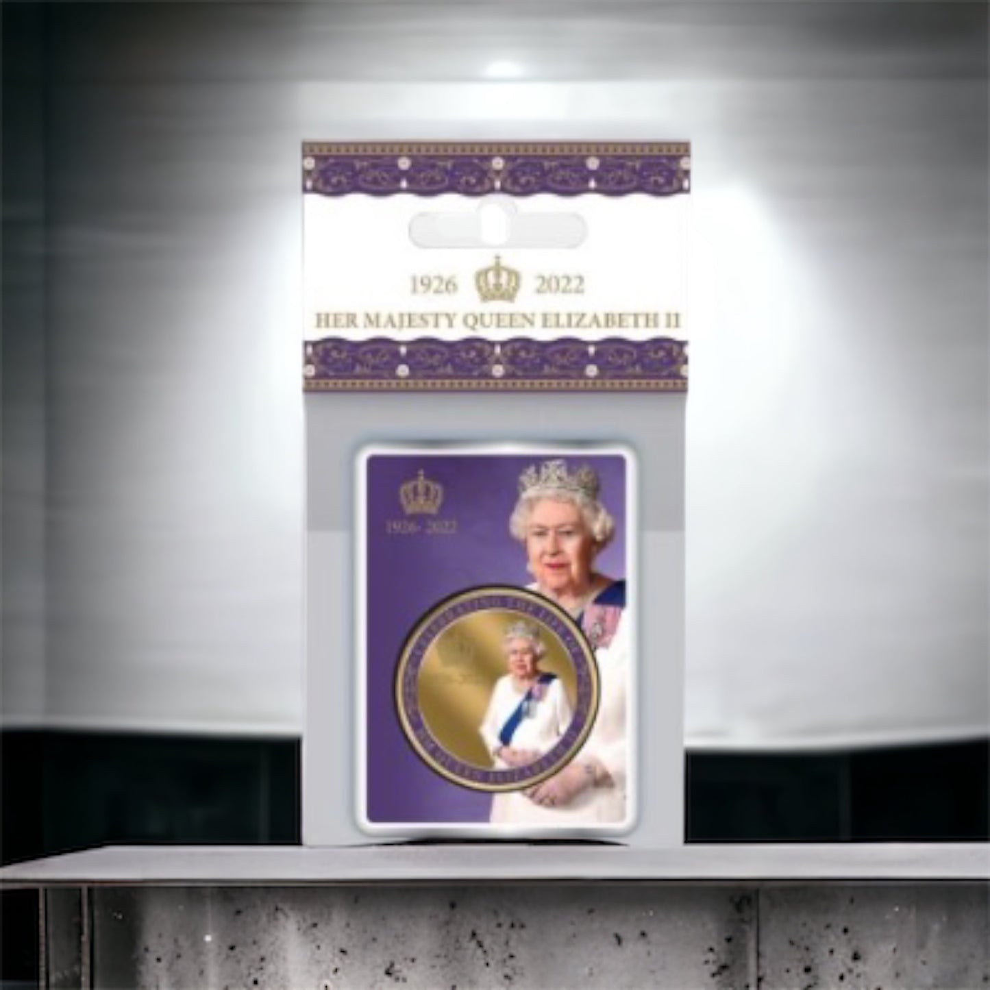 HM Queen Elizabeth 11  Commemorative Memorabilia - Queen Coin in Sleeve